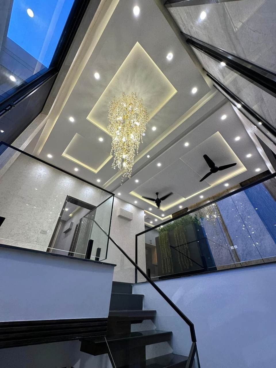 10 Marla House Available For Rent In Johar Block Sector E Bahria Town Lahore