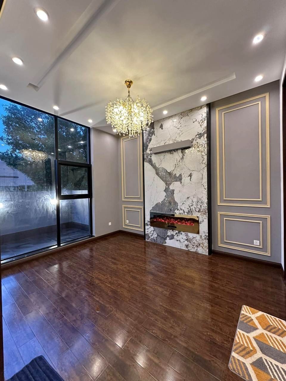 10 Marla House Available For Rent In Johar Block Sector E Bahria Town Lahore