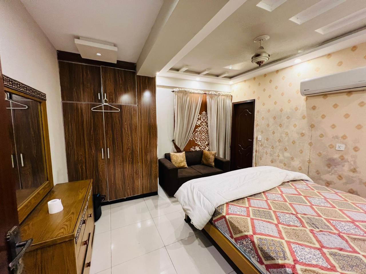 One Bed Luxury Furnished Apartment Available For Rent In Sector E Bahria Town Lahore