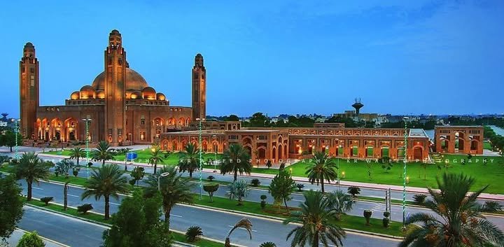 A Corner Commercial Plot Of 5 Marla In Lahore