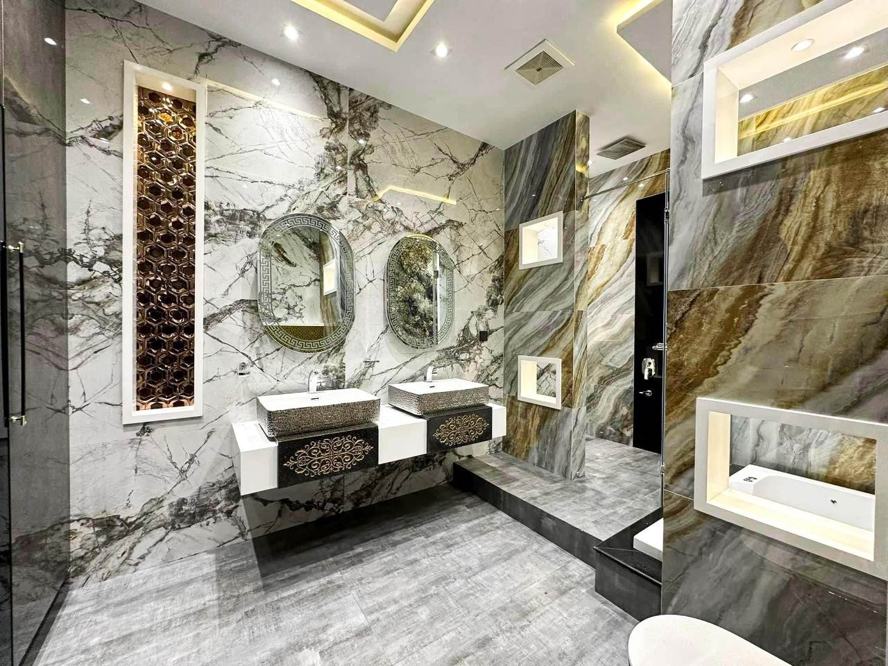 1 Kanal Used Non Furnished House For Sale In Investor Rate