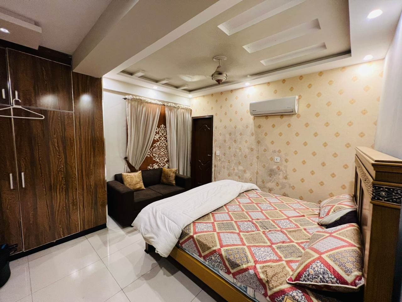 One Bed Luxury Furnished Apartment Available For Rent In Sector E Bahria Town Lahore