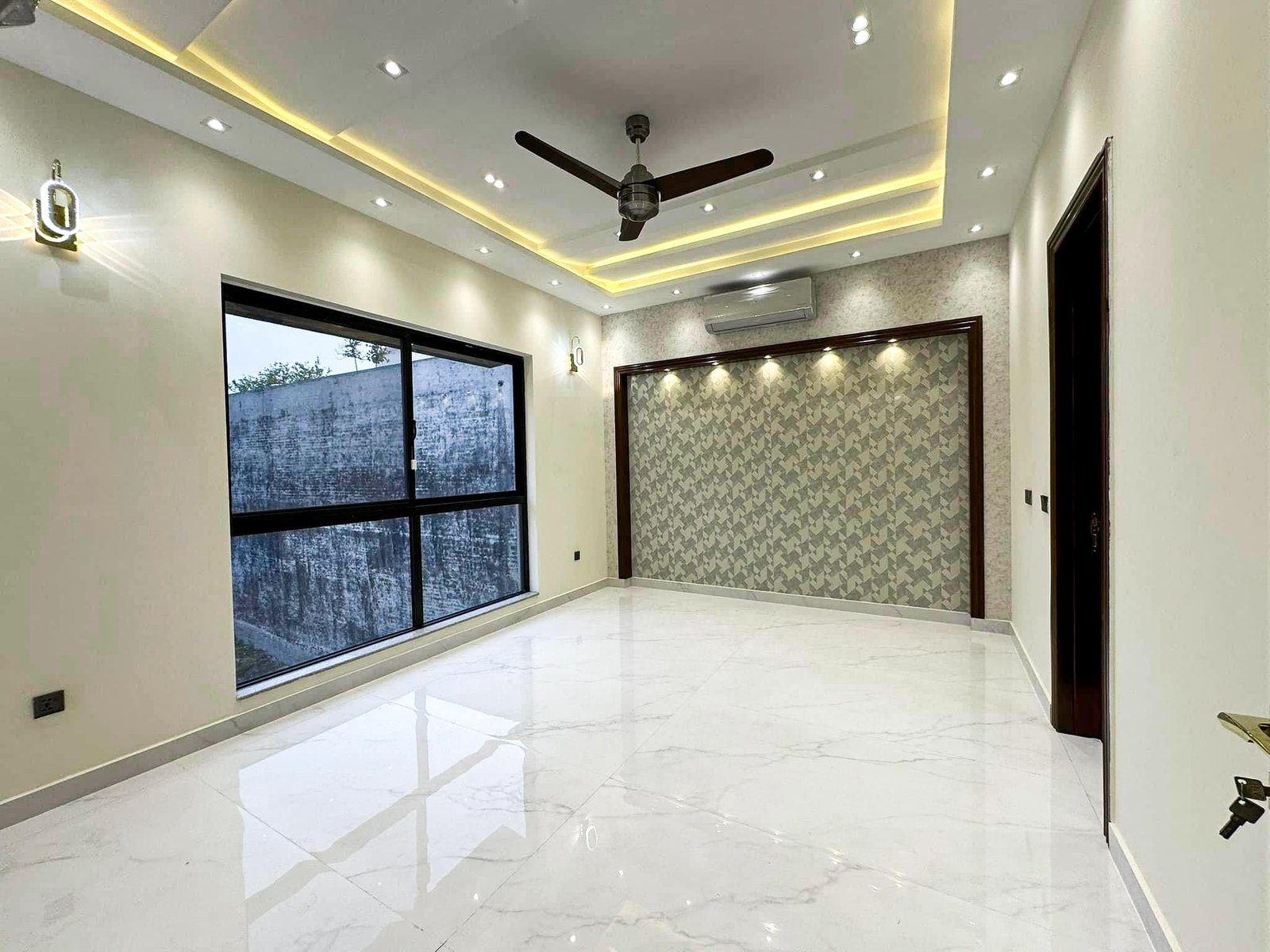 1 Kanal Used Non Furnished House For Sale In Investor Rate